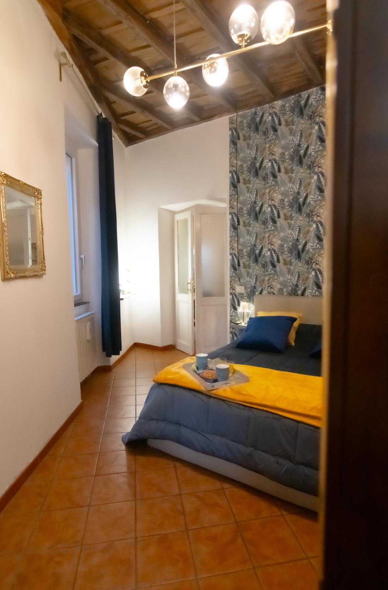 Crezy House Trilussa Rome